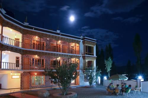 Hotel Lhalingkha ليه المظهر الخارجي الصورة